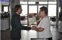 Kwiaty od instruktora z koninskiego Centrum Kultury i Sztuki
