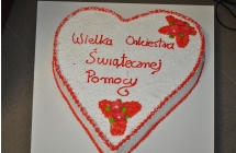 duzy tort w ksztalcie serca