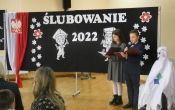 Prowadzacy - uczniowie klasy IV b oraz Duszek Aplaus