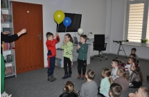 Przedszkolaki z balonami