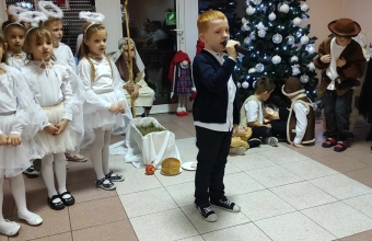 Sześciolatki w ŚDS Miłaczewie – jasełka Bóg się rodzi