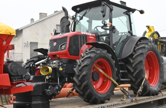 Ciągnik wraz z osprzętem zasilił park maszynowy Gminy Malanów