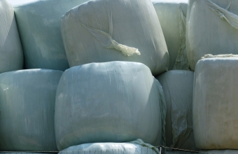 Odbiór folii rolniczych już po żniwach