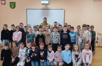 Pierwszaki uczą się pierwszej pomocy