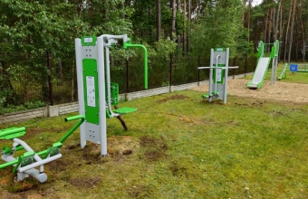Plac zabaw z siłownią zewnętrzną w Feliksowie