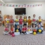 3. Zdjecie grupowe z balonowymi jablkami