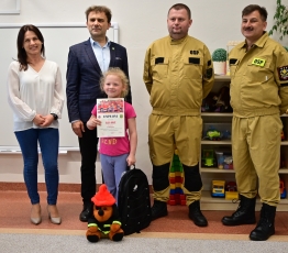stojące osoby