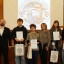 Uczniowie szkoly podtsawowej w Malanowie odbieraja nogrody w konkursie English Non-stop